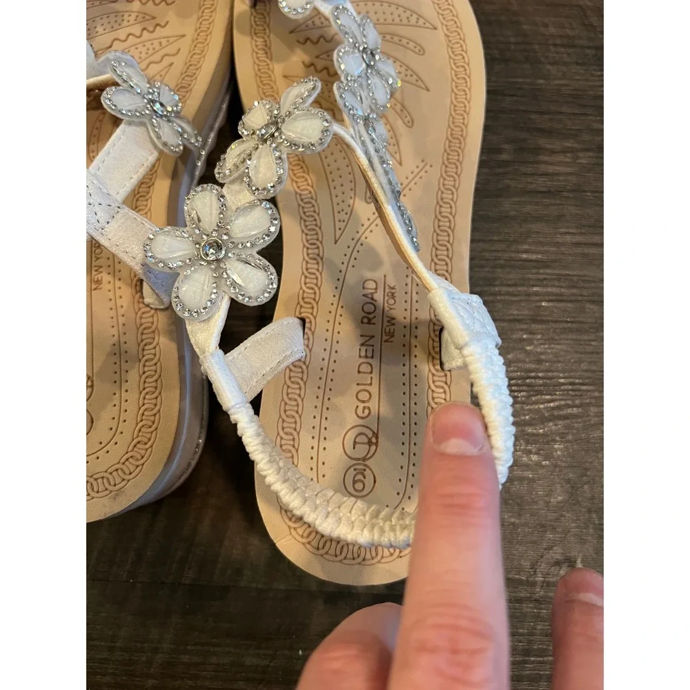 Golden Road Womens Thong Sandals Floral Rhinestone White Size 9